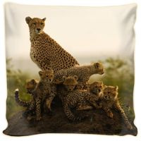 Poduszka ozdobna małe lamparty z mamą